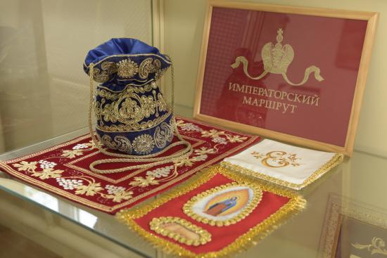  выст. экспоз.зол.шитья.jpg